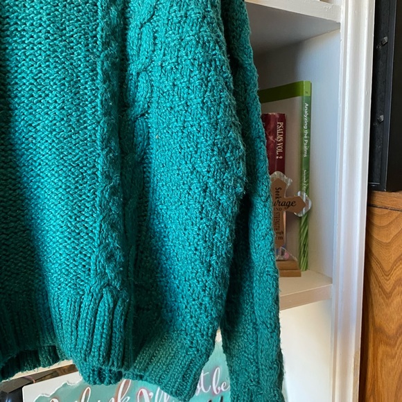 Aerie | Emerald Chunky Oversized Cable Knit Sweater - Picture 9 of 14